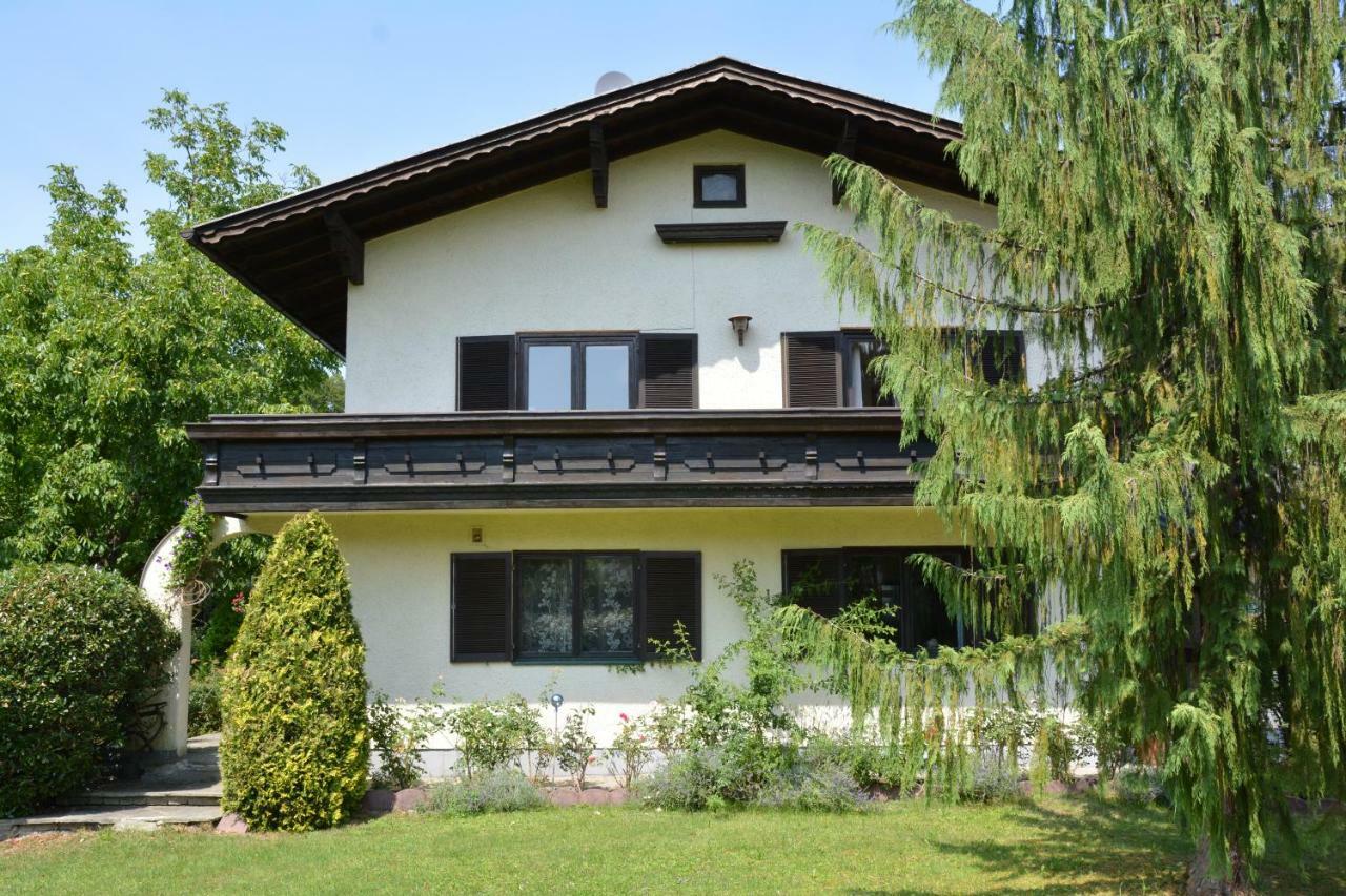 Haus Mit Garten Eugendorf Exterior foto
