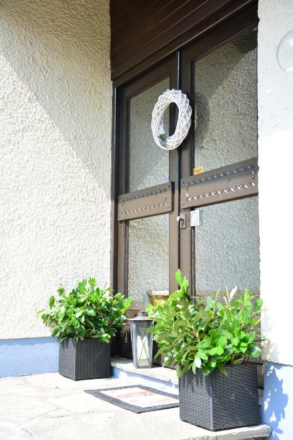 Haus Mit Garten Eugendorf Exterior foto